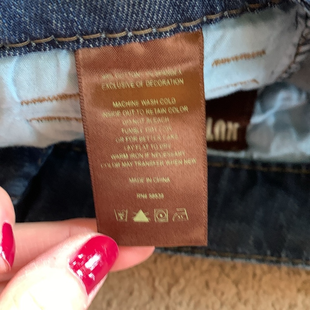 Capris - Picture 6 of 10